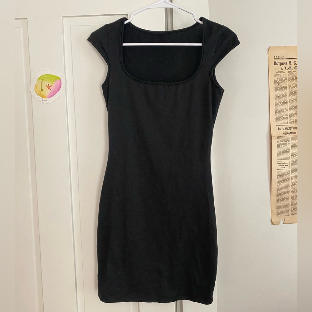 Bodyhugging Black Mini Dress